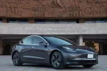 Tesla Model 3 - Right Side.webp