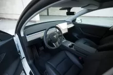Tesla Model Y - Inside.webp