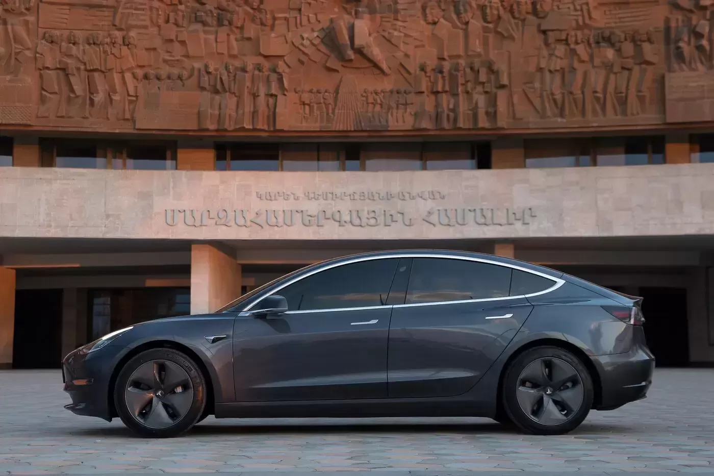 Tesla Model 3 2020.webp