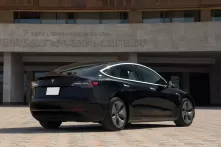 Tesla Model 3 - 2019 - Right Side.webp