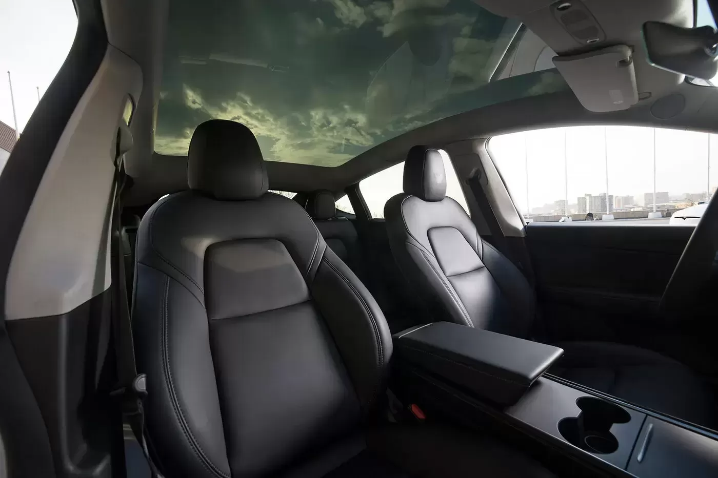 Tesla Model Y -2-.webp