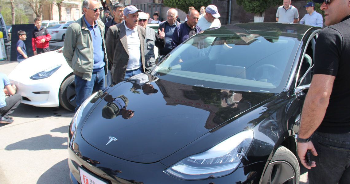 Solara with Tesla Energy.jpg